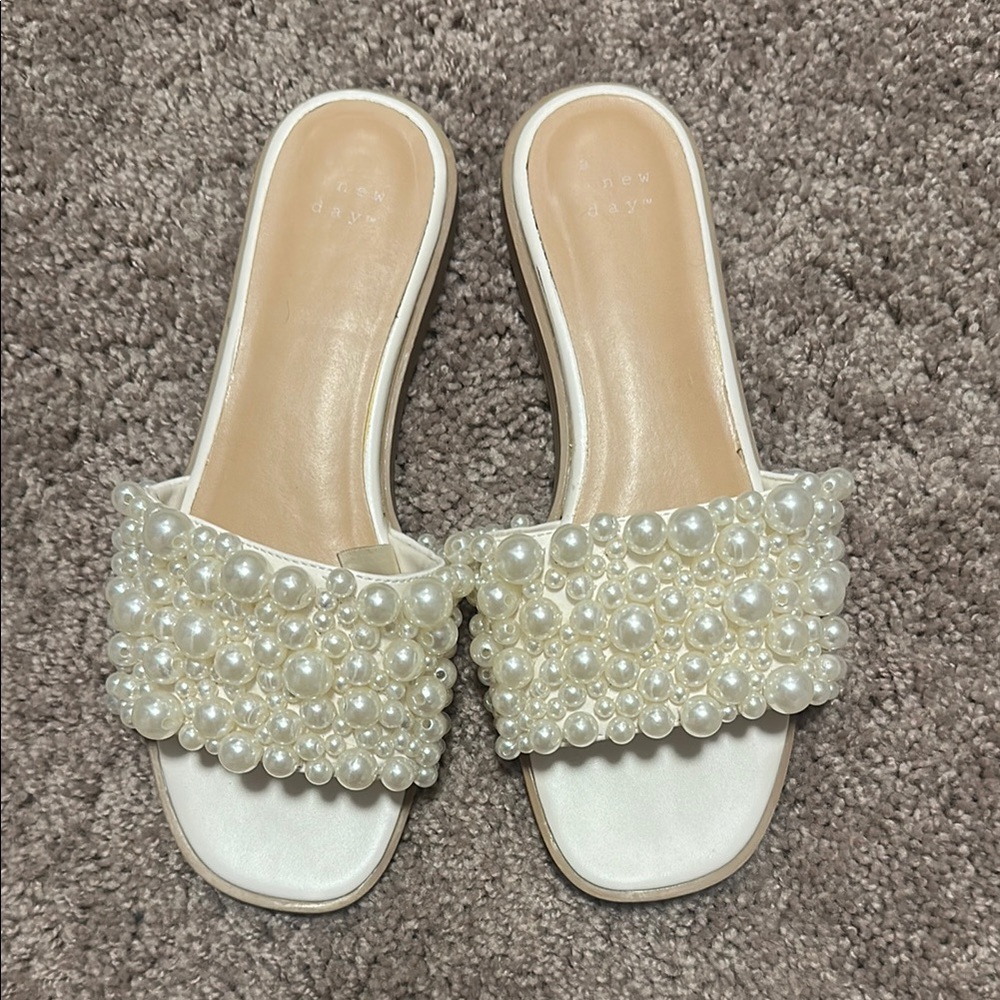 A New Day Elegant Pearl Embellished White Slides